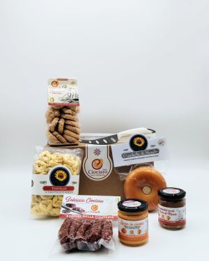 Ciambella, salsicce, Tortelli al Gran Cacio, peperone di Pontecorvo d.o.p.-Green Box Ciociaro G1.1